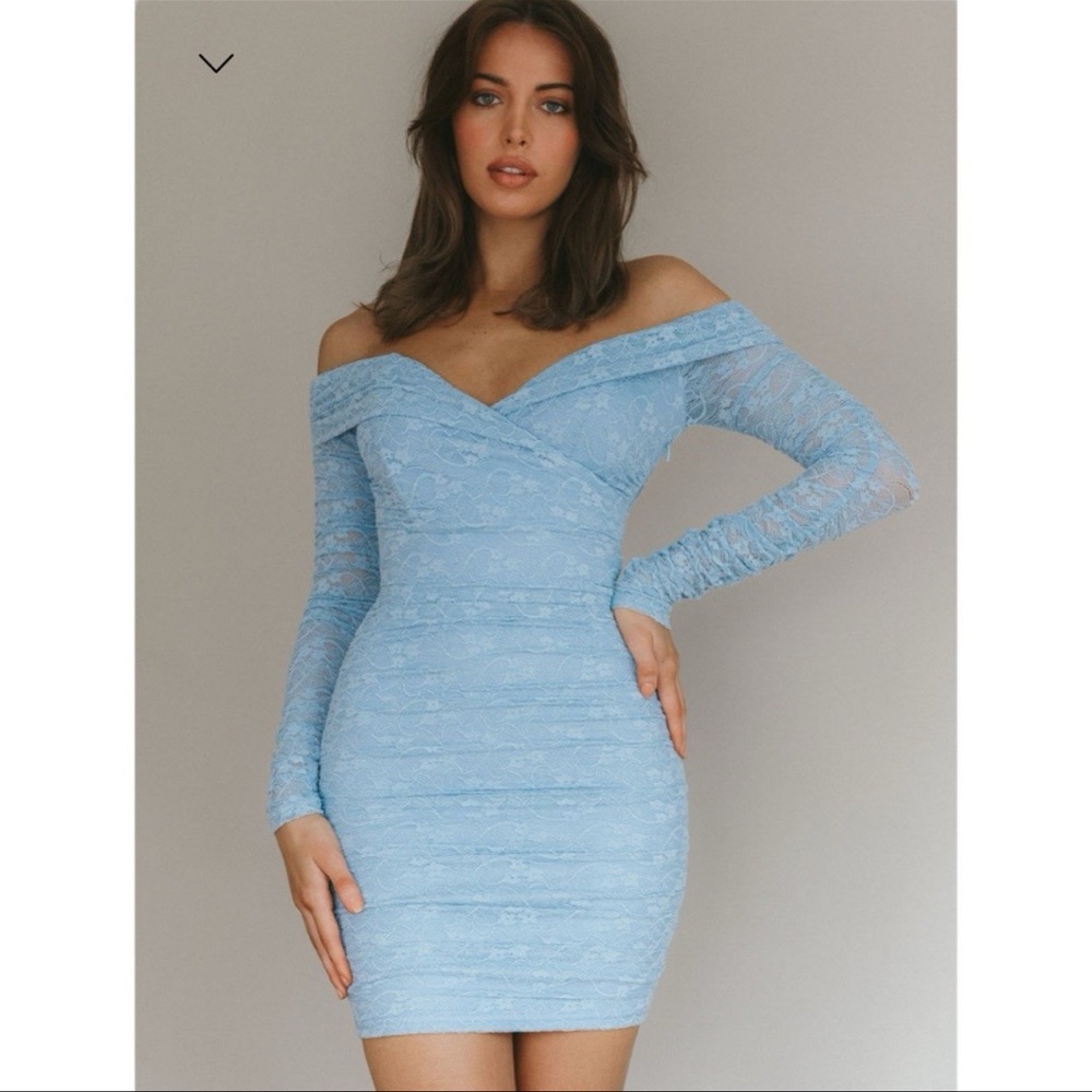 NWT Selfie Leslie Moonrise off shoulder lace dress - blue